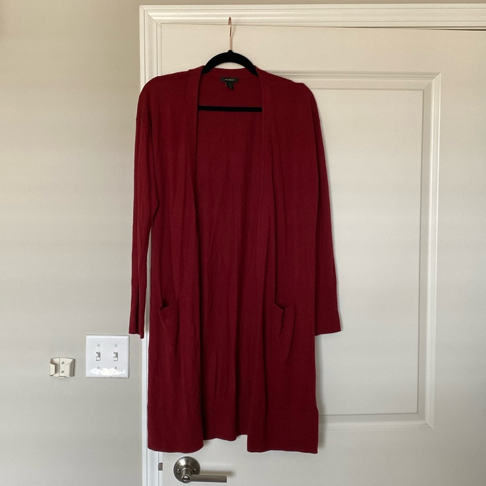 Long cardigan (s)